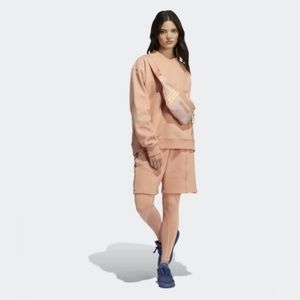 Adidas Ivy Park Crew neck / Shorts /              Co-founded by Beyoncé.